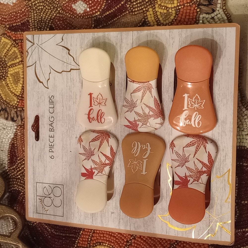 Bag Clips. HARVEST DECO. 6 PC. Rich Orange, Red, Carmel, Ivory. NWT🍂🍁